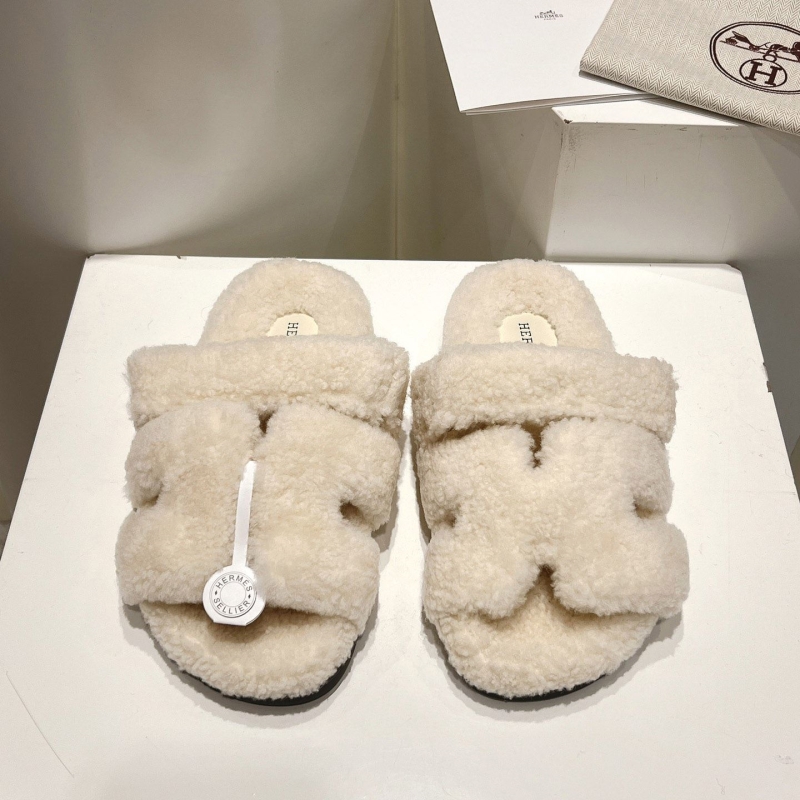 H**mes slippers